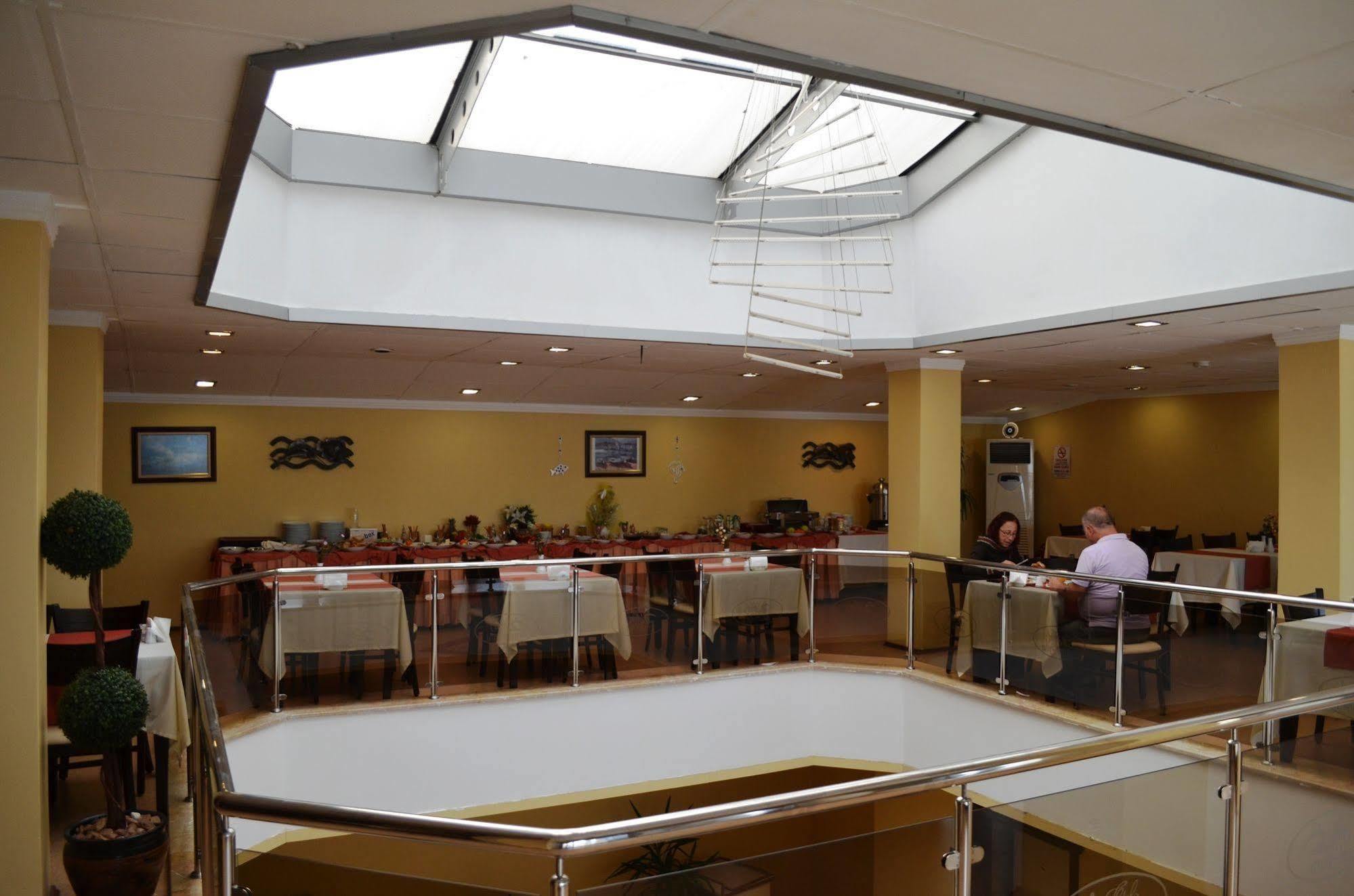 Ayvalik Palas Hotel Екстер'єр фото