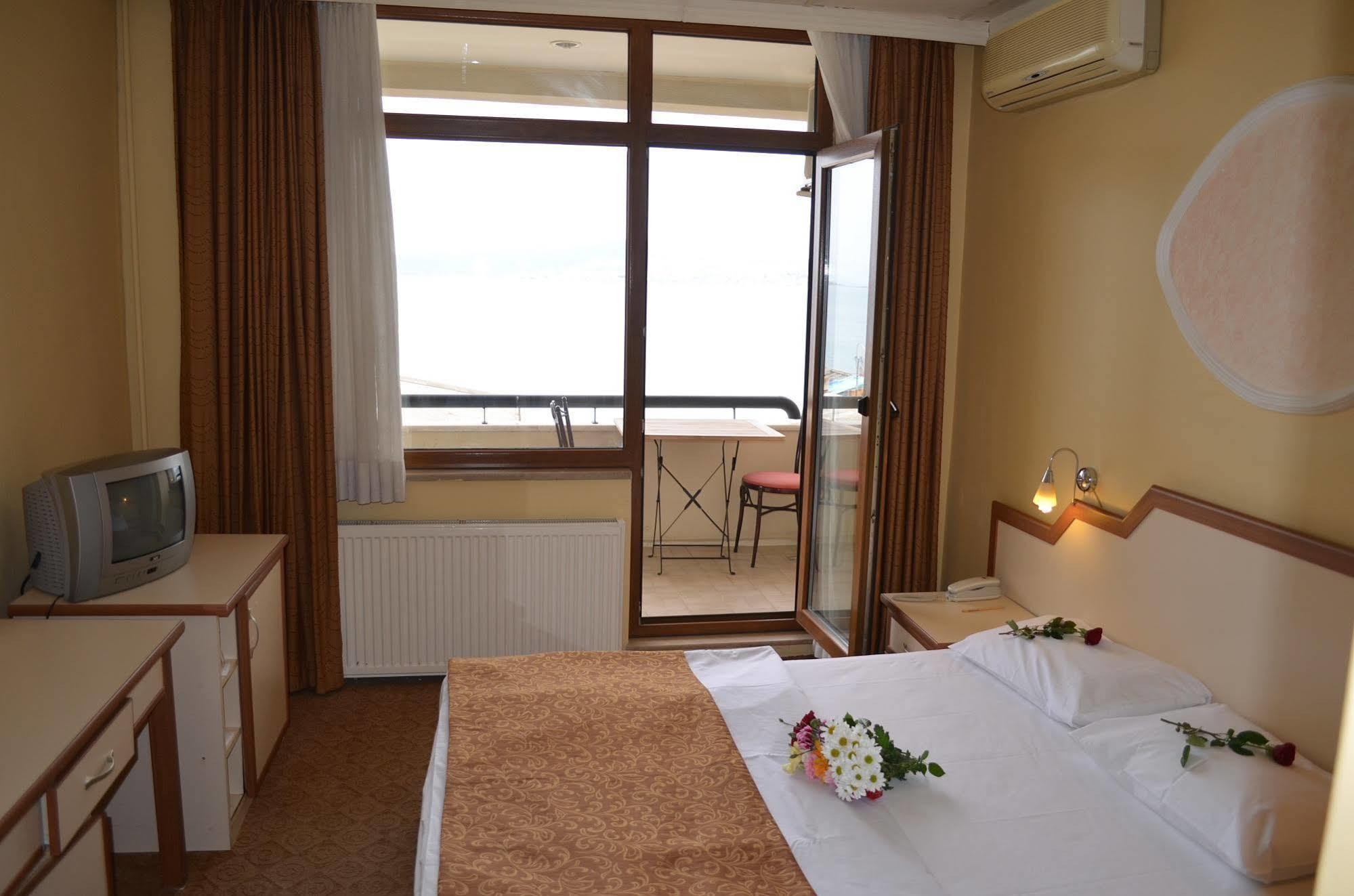 Ayvalik Palas Hotel Екстер'єр фото